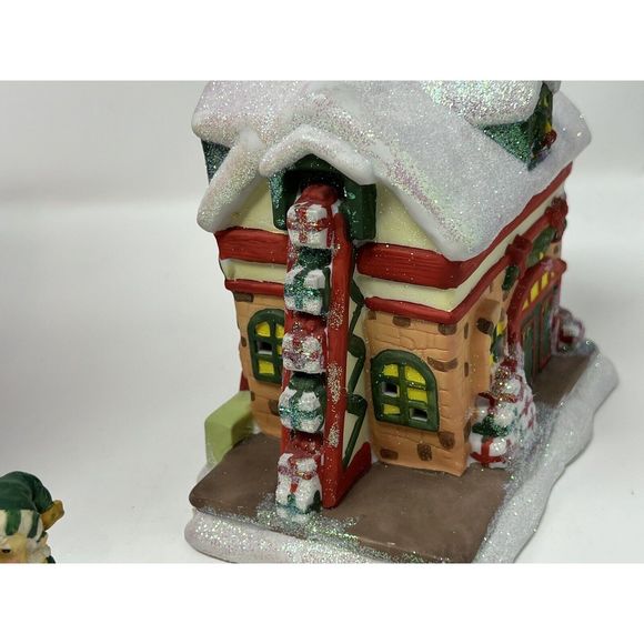 Christmas Expressions Hand Painted Ceramic Musical Village House Set Of THREE - Picture 16 of 16